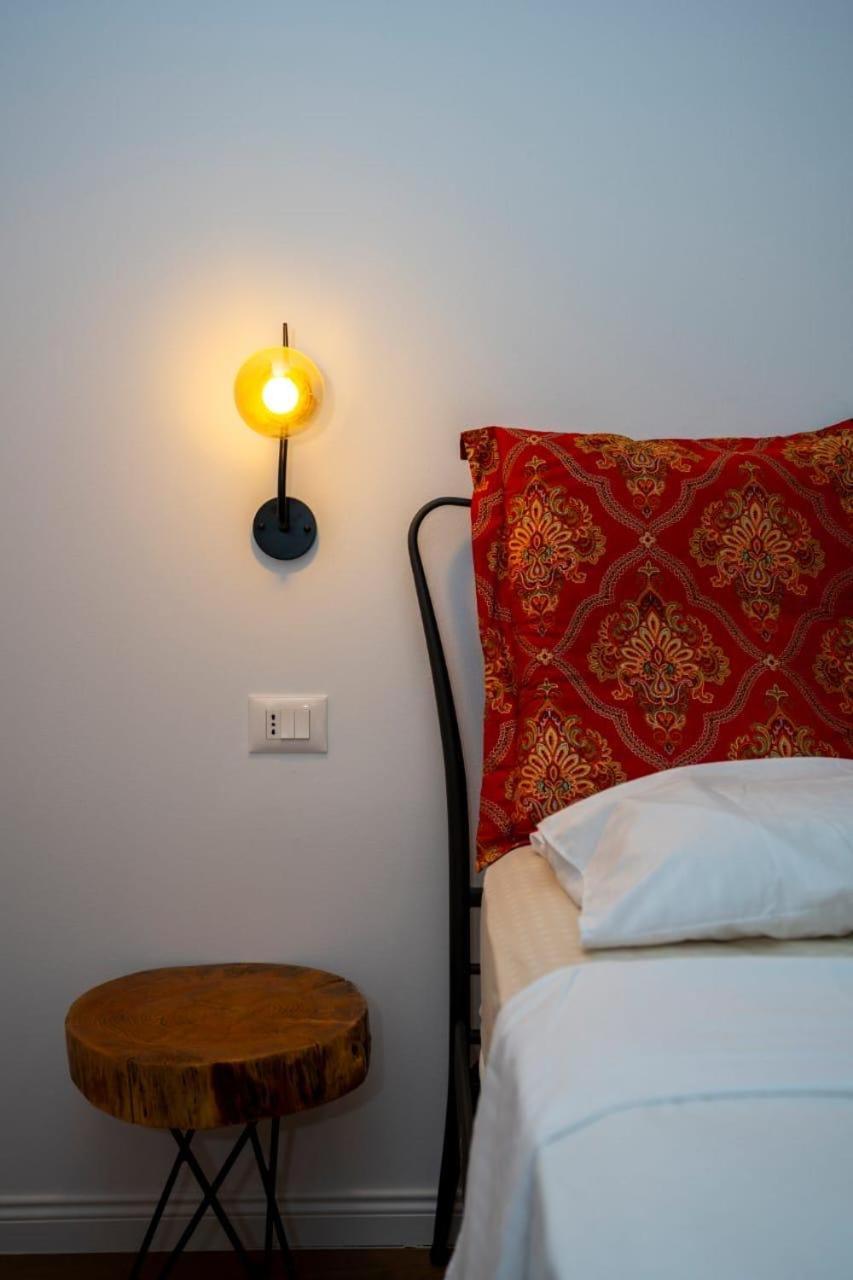 Veni I Gjyshit Hotel Nderlysaj